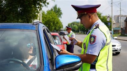 Көлік жүргізушілеріне жағымды жаңалық. Топырлаған құжаттарды алып жүру міндетті емес