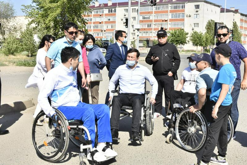 Мүгедектерге қарайтын әлеуметтік қызметкерлердің жалақысы желінуде