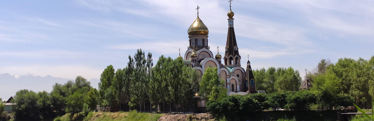 В Алматы завершается строительство парковой зоны в районе озера Карасу