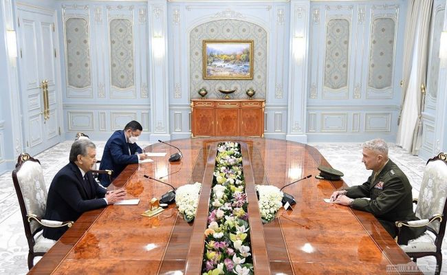 Өзбекстан мен АҚШ әскери әріптестік бойынша келіссөздер жүргізуде