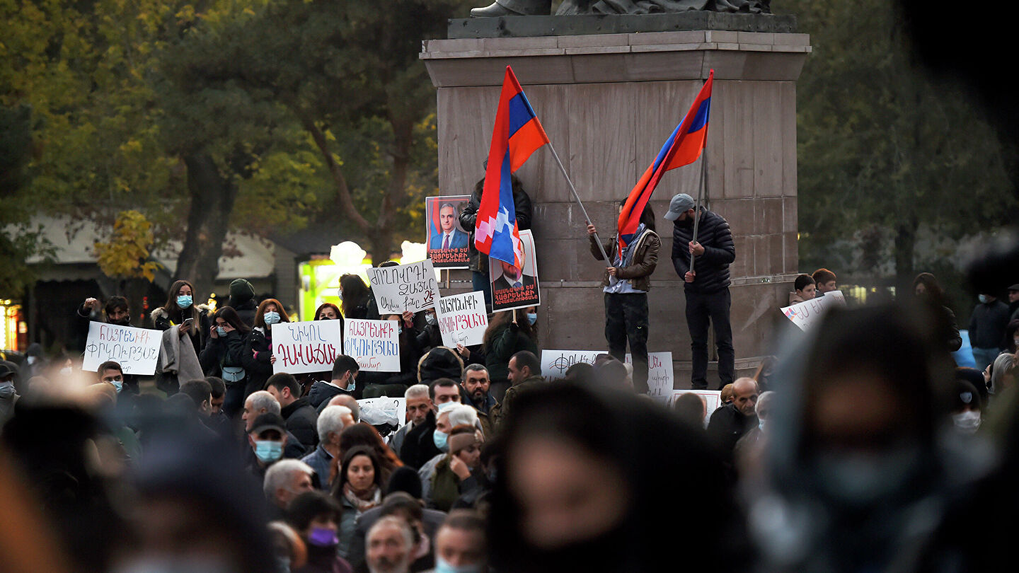 В центре Еревана проходит антиправительственный митинг