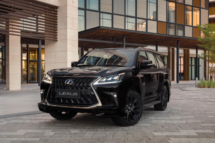 Жұғысты болсын! Ернар Айдар әкесіне Lexus LX570 мінгізді