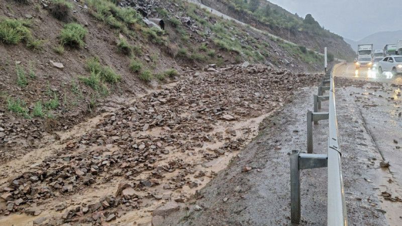 Өзбекстанда сел кезінде құбырға тығылған екі әйел қаза тапты