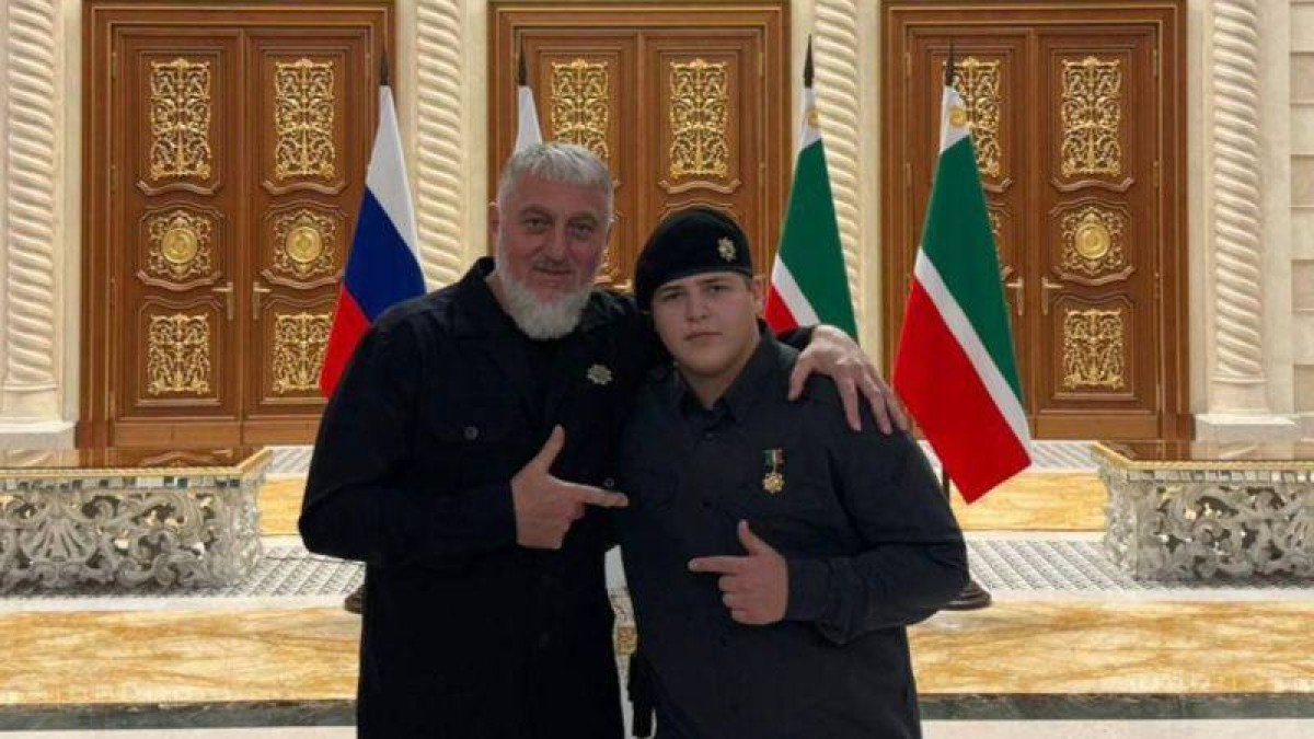 Рамзан Қадыровтың 15 жасар ұлы Шешенстан батыры атанды