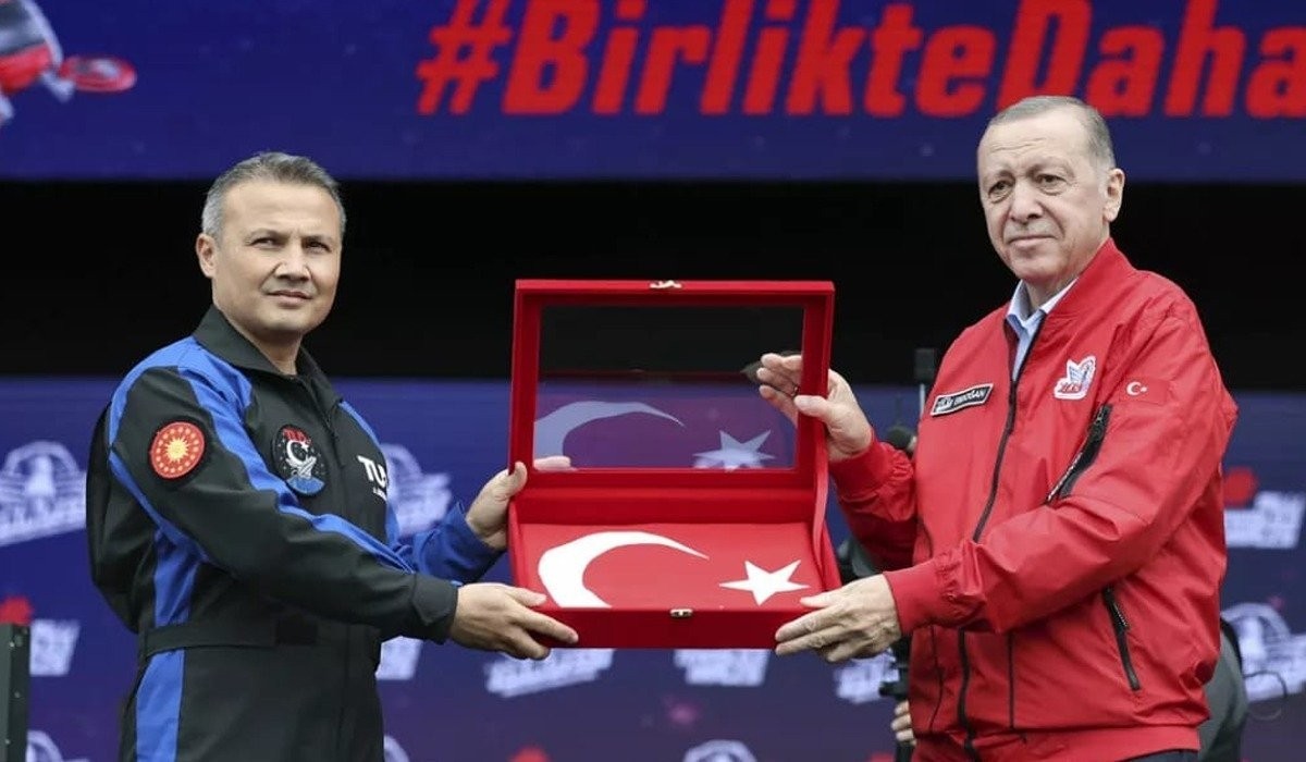 Сүйінші! Тұңғыш түрік ғарышкері көкке ұшты