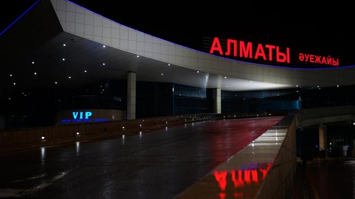 Алматы әуежайында 750 жолаушы тұрып қалыпты