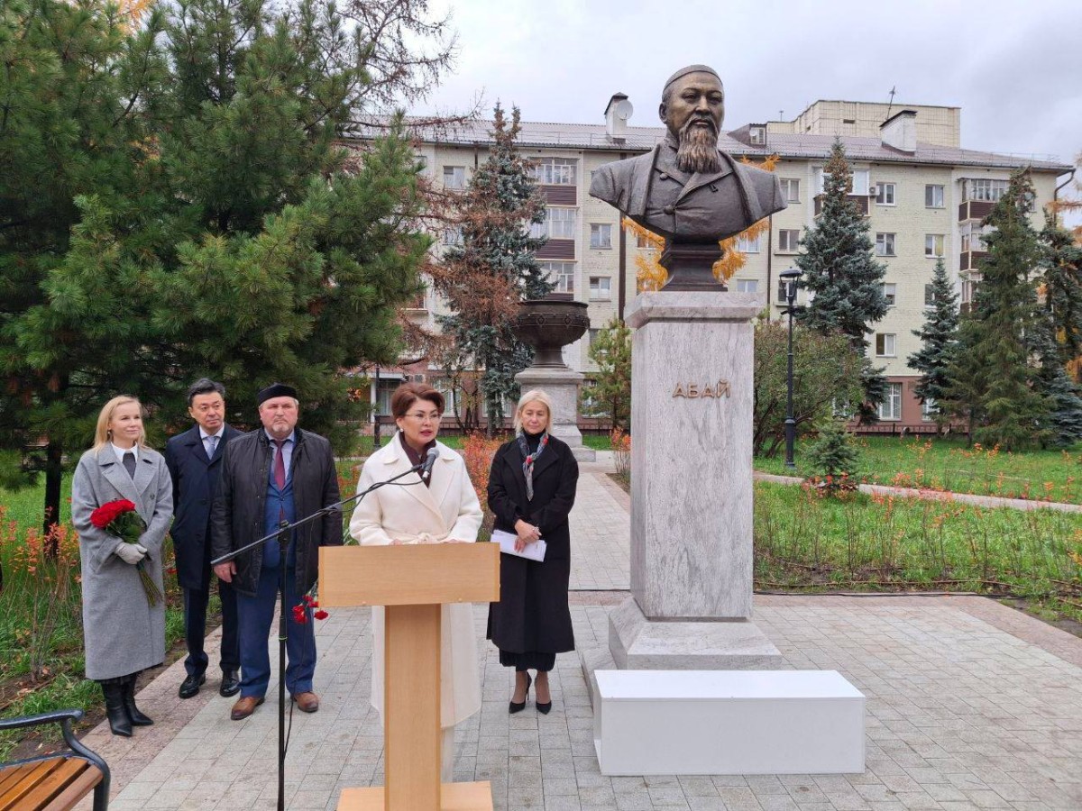 Татарстанда ақын Абай Құнанбаевтың ескерткіш-бюсті ашылды