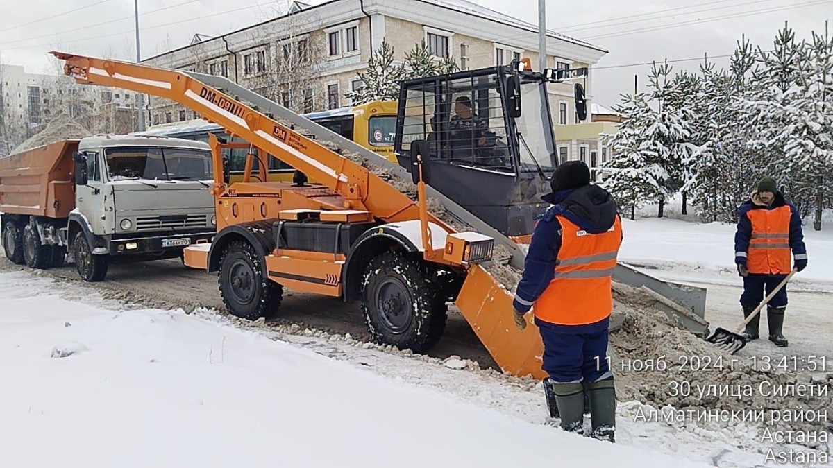 Астанада бір апта ішінде 57 мың текше метрден астам қар шығарылды