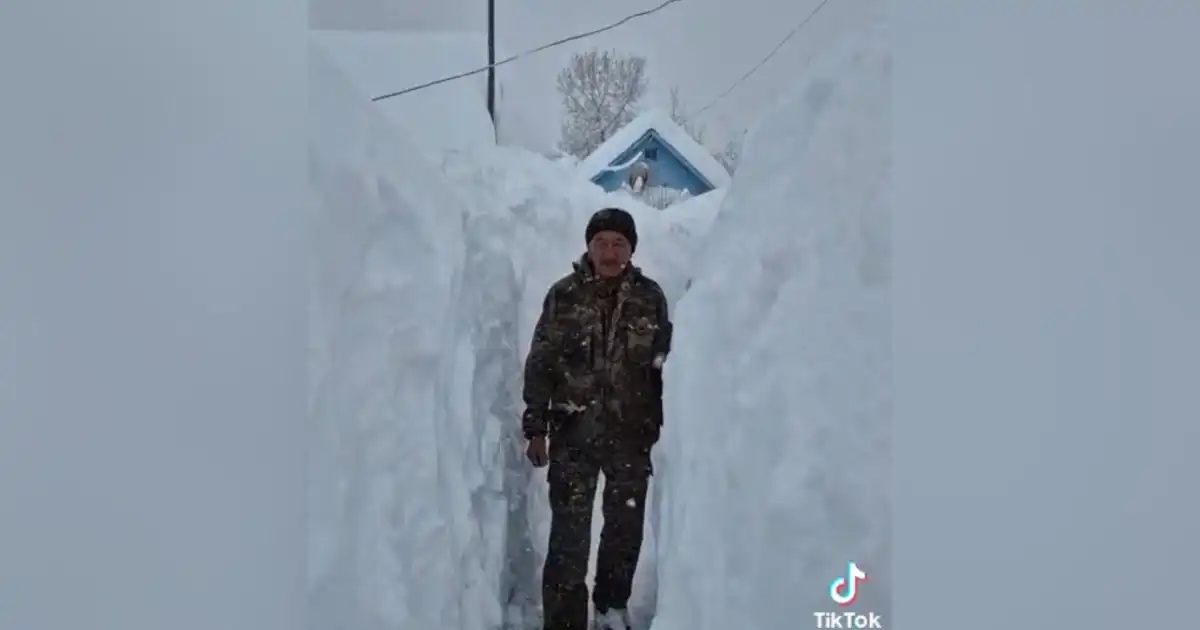 Абай облысында жауған қар адам бойынан асып кетті