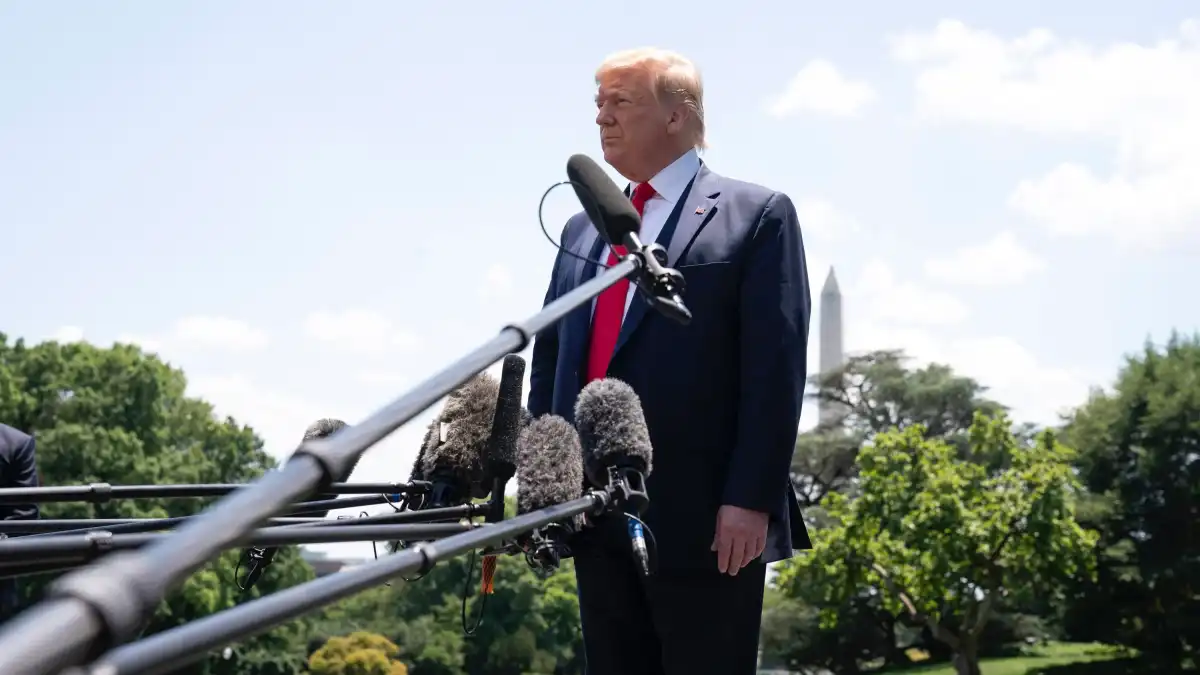 Трамп ауқатты американдықтарға салынатын салықты көтеру туралы шешім қабылдады