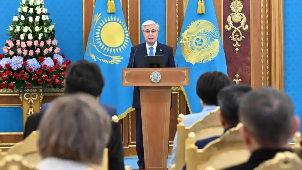 Президент: «Қазақастандықтар көбірек кітап оқуы керек, ал кәсіпкерлер театр салуға атсалысуы тиіс»