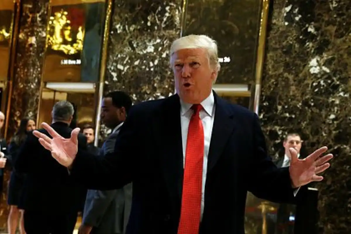 Trump Mobile: Трампқа тиесілі компания алтын телефон сатады