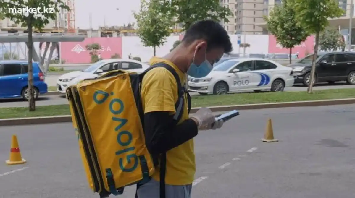 Диплом қалтада, Glovo арқада: Қазақстандағы жасырын жұмыссыздар кімдер?