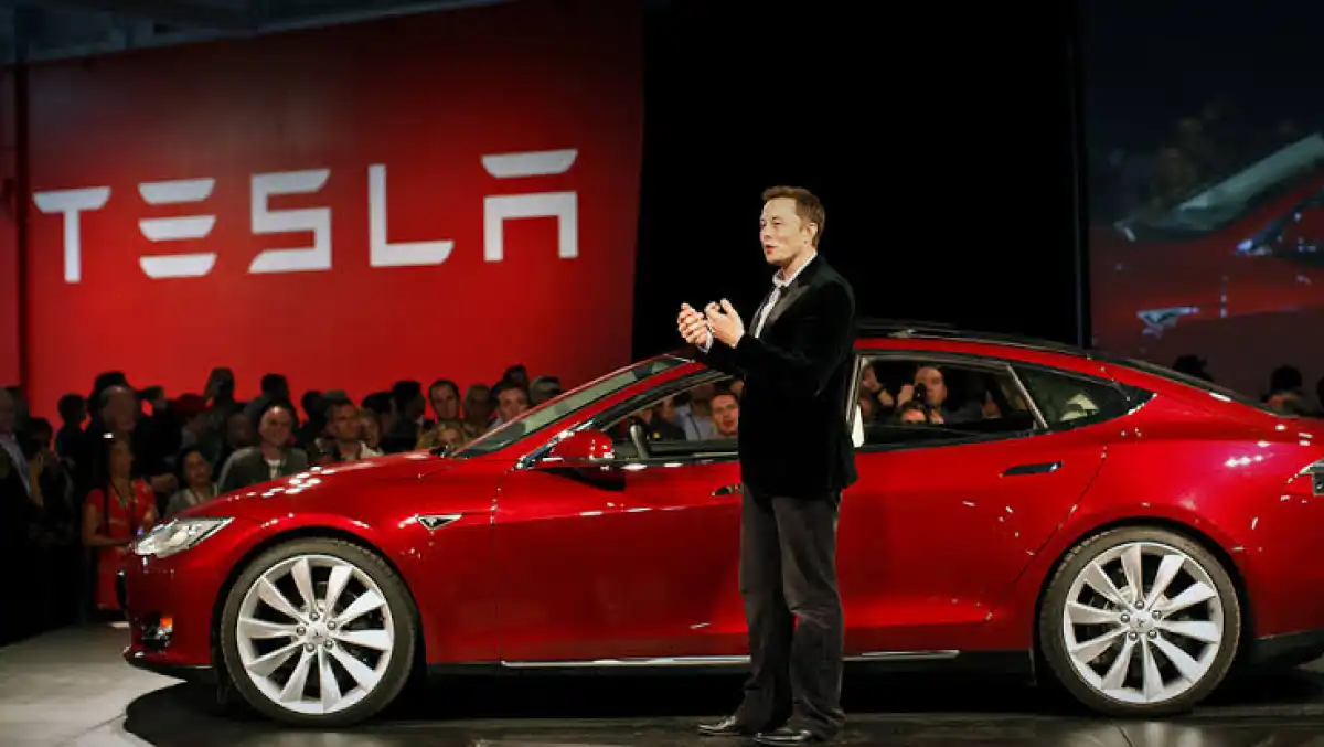 Илон Маск партия ашам деген соң  Tesla акциялары күрт арзандады