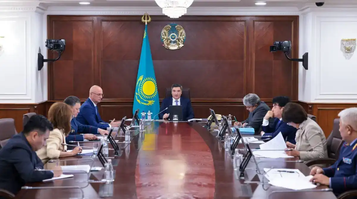 Олжас Бектенов құқықбұзушылықтардың алдын алу жөніндегі ведомствоаралық комиссия отырысын өткізді
