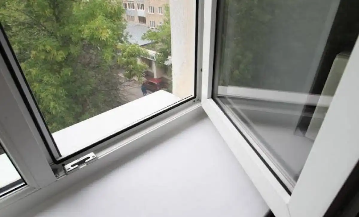 Павлодарда әйел бесінші қабаттан екі баласын лақтырып,  өзі де секіріп кеткен