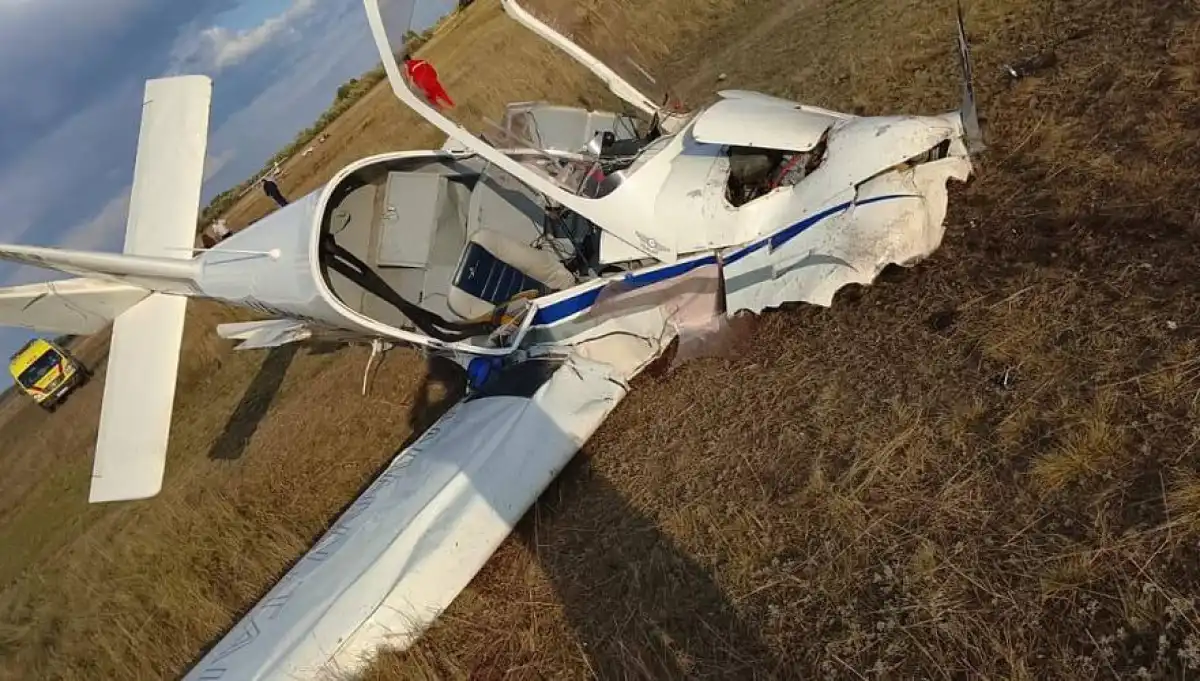 Астана маңында жеңіл әуе ұшағы құлап, екі адам қаза тапты