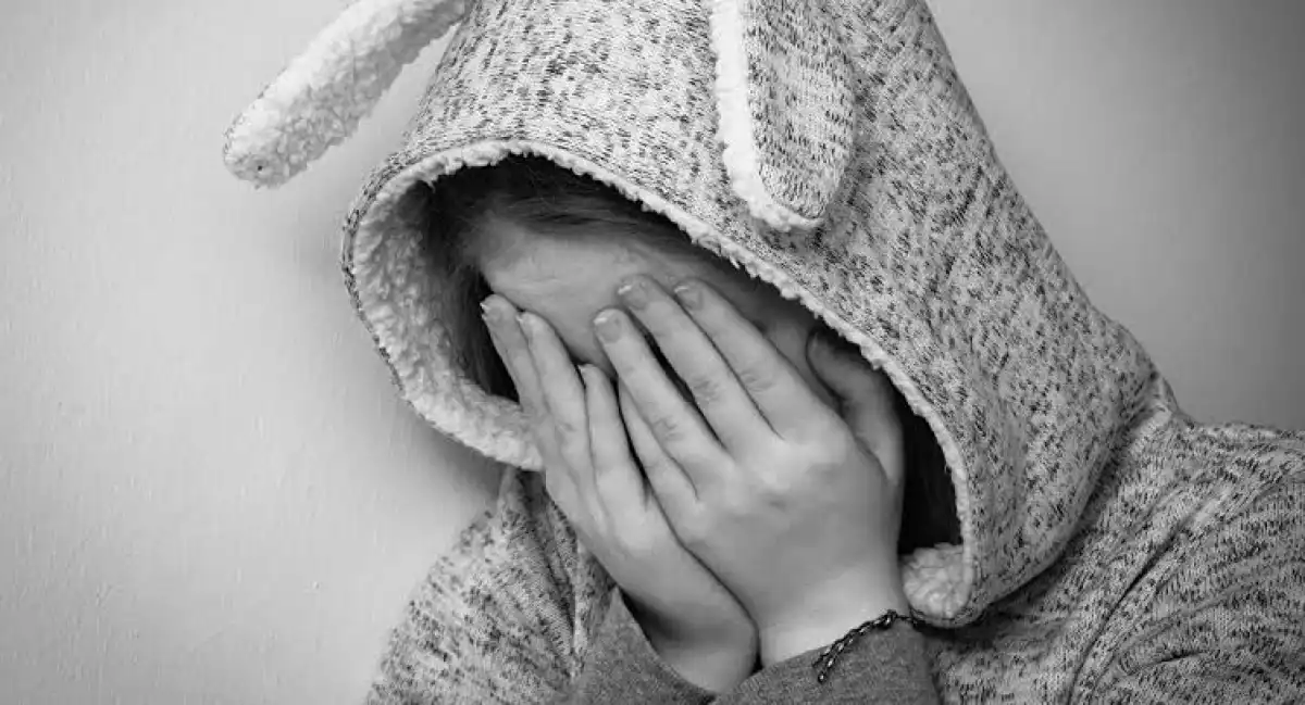 Депутаттың күйеуі зорлаған жасөспірім қыз тағы да жүкті!