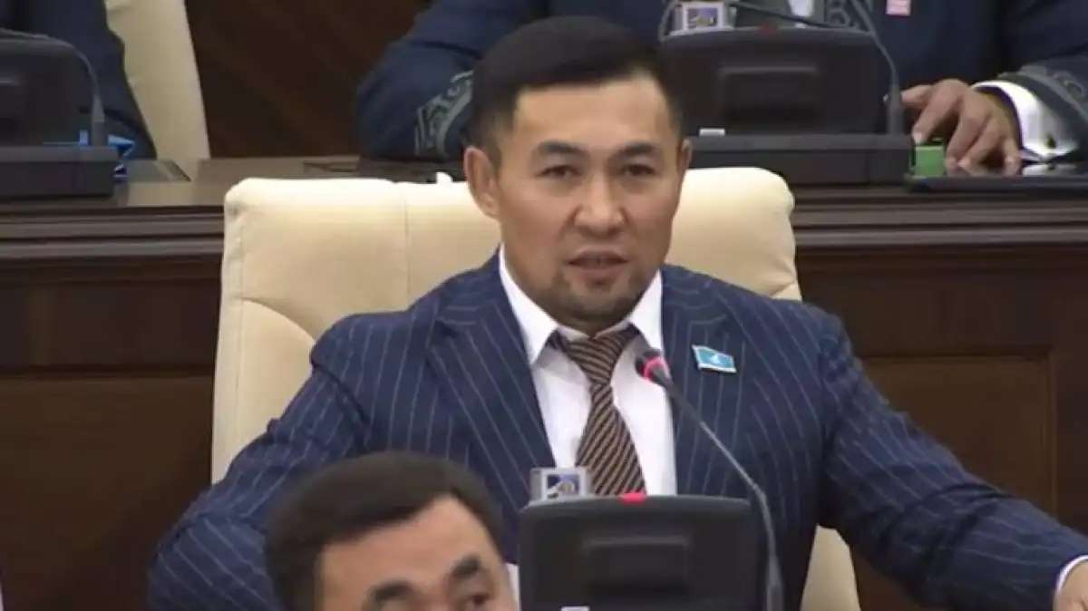 Назаровтың Мәжілістегі құттықтауын Ресей депутаттары өзара талқылапты