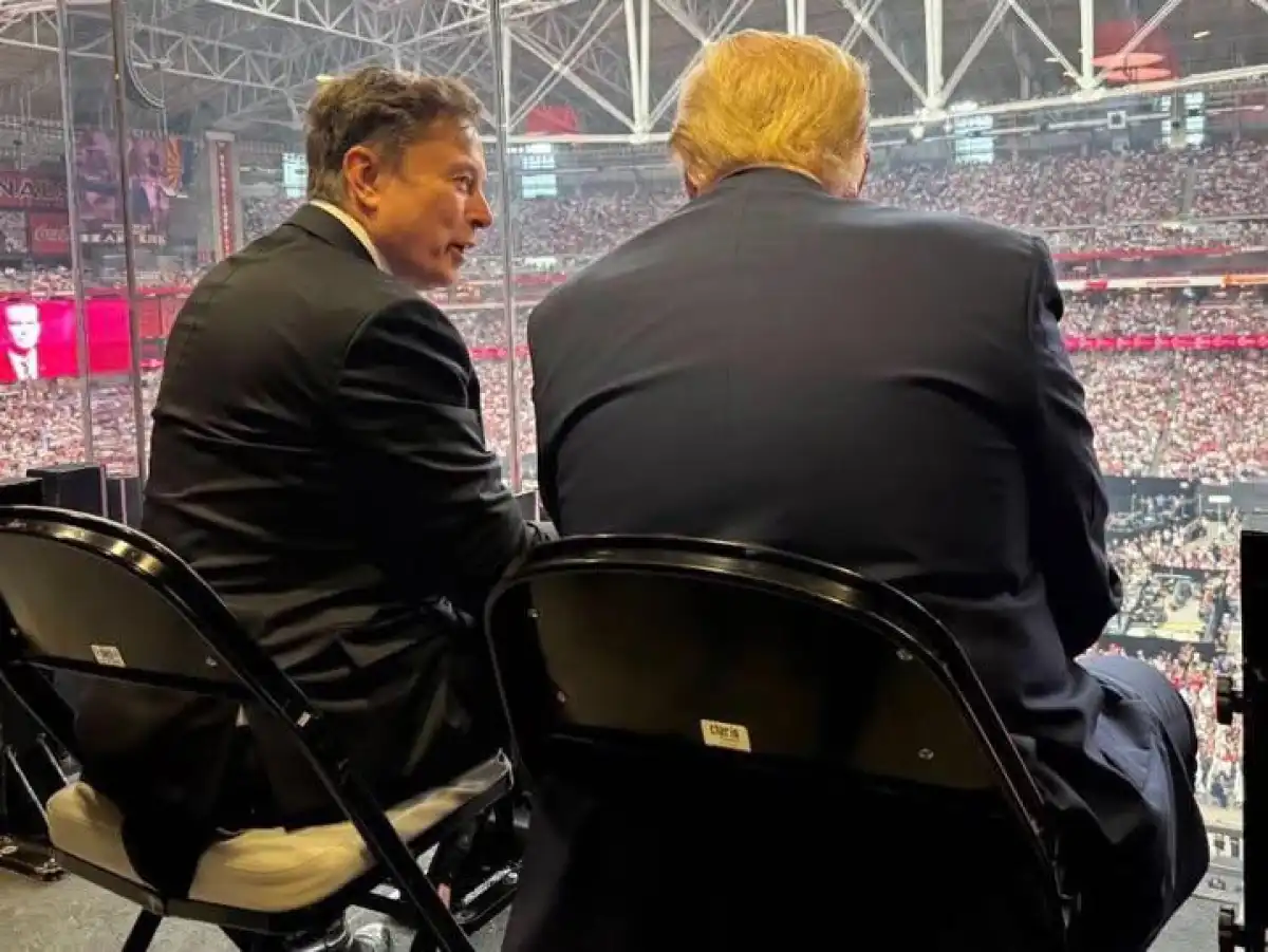 Трамп пен Маск қайта бірікті. Енді Трамп қандай маска кимек?