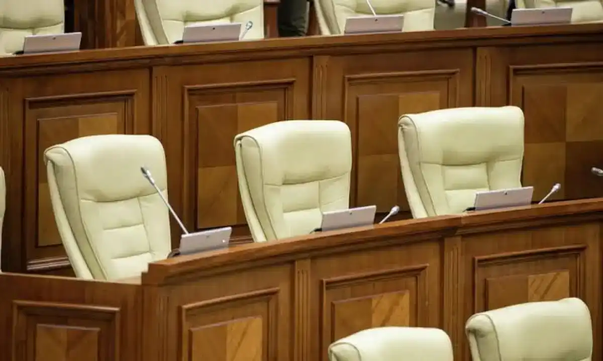 Қырғызстан: Парламент алғаш рет өз еркімен тарауы мүмкін
