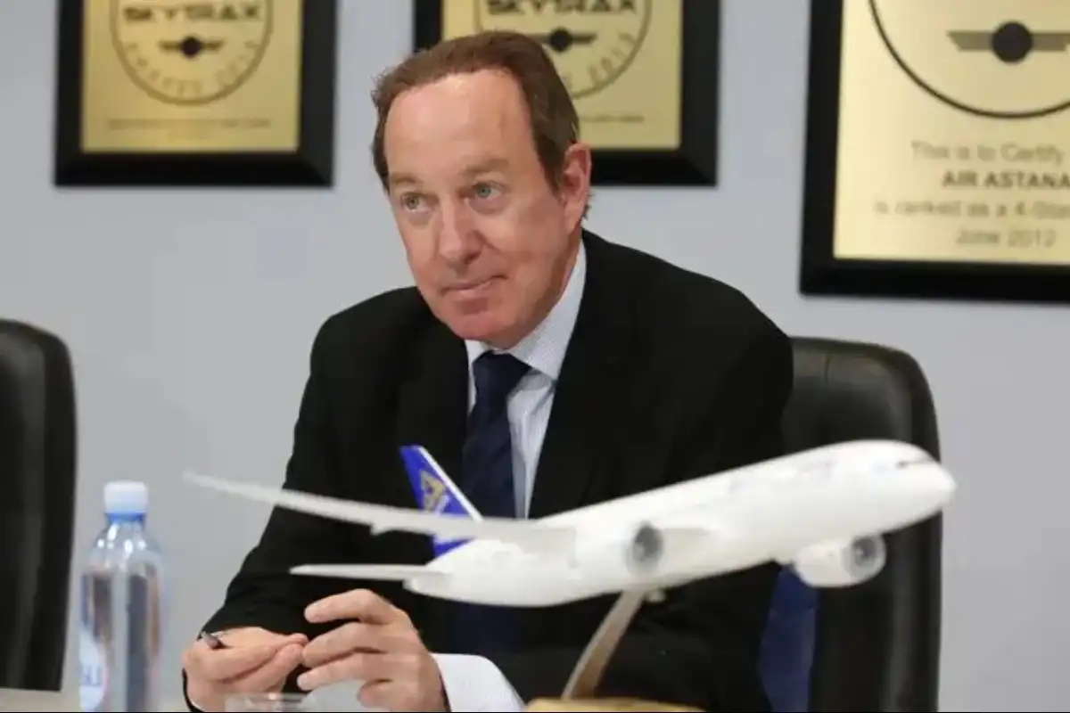 «Air Astana»-дағы үлкен ауыс-түйіс: 20 жыл басшы болған  Питер Фостер орнын босатады