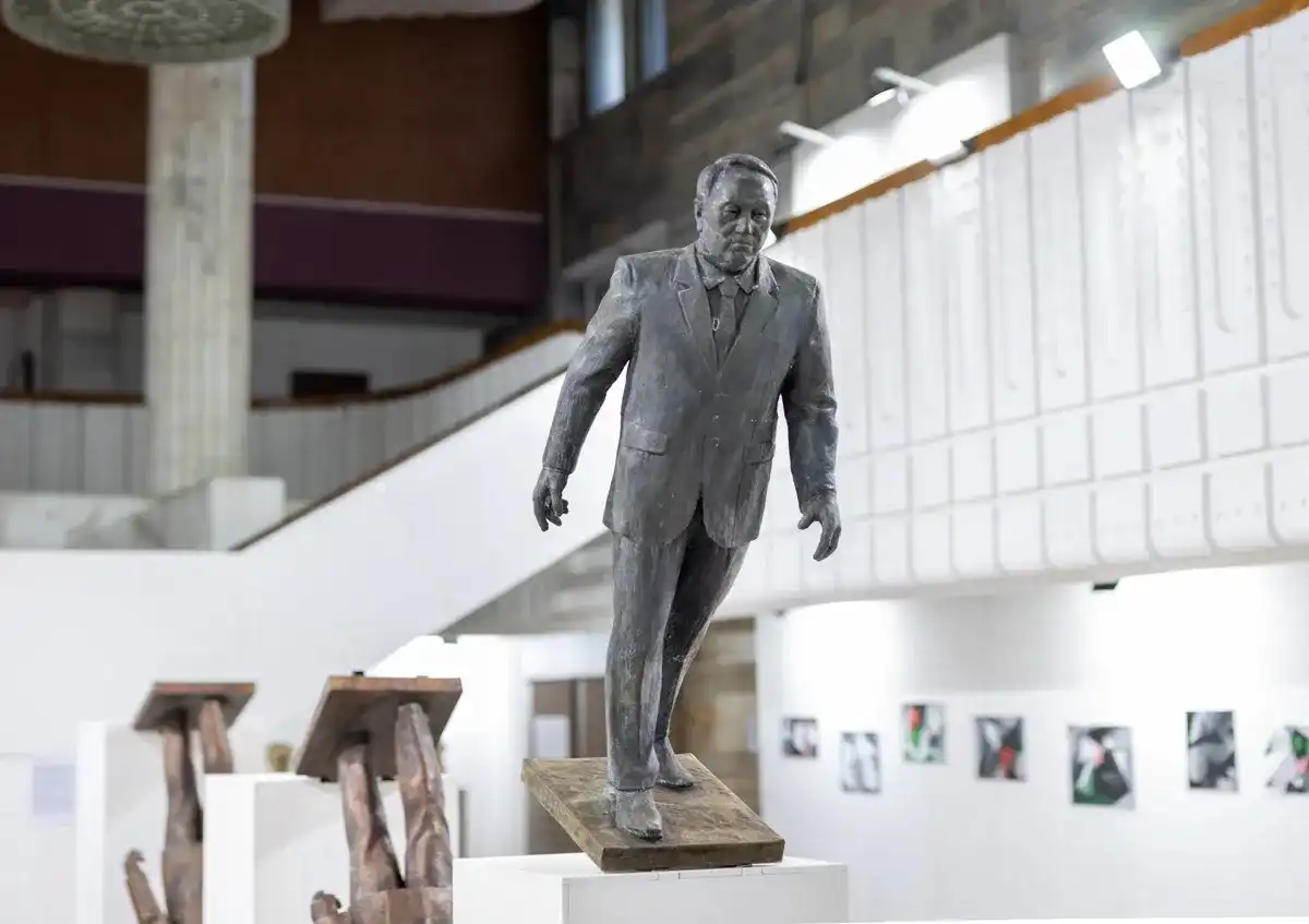 Мелдібековтің «Назарбаевтың құлауы» туындысын ресейлік музей сатып алды