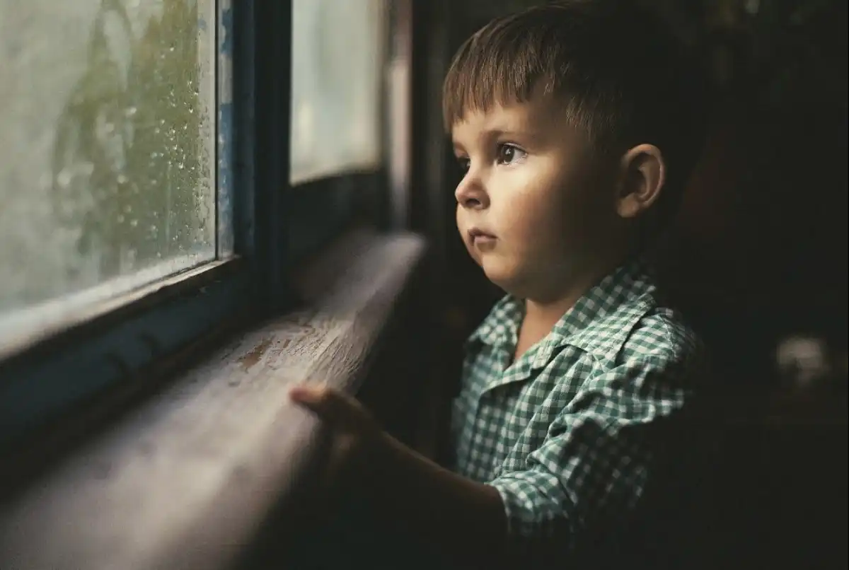 Отбасы мәнін жоғалтқанда: неге Қазақстанда мыңдаған баланы ата-анасы тастап кетеді