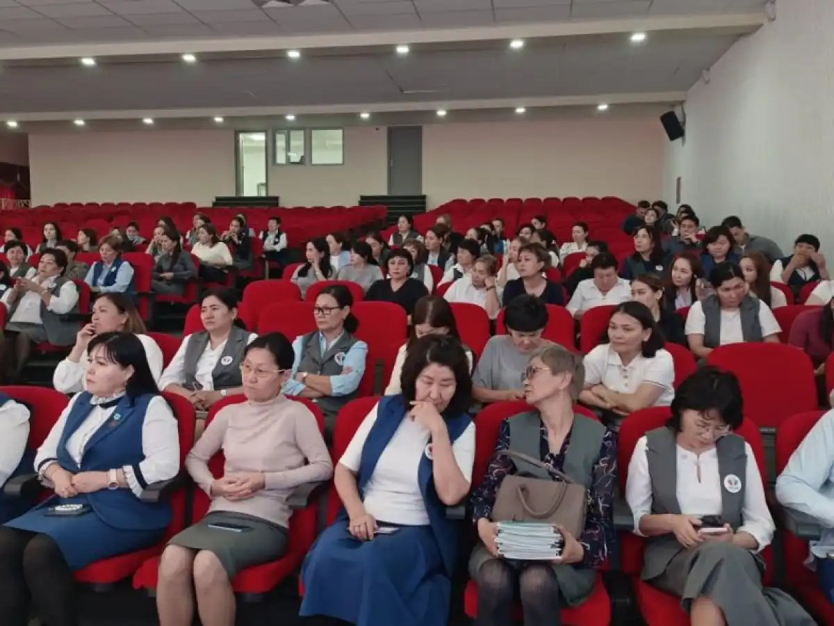 Министрліктің жаңа жүйесі кесірінен мұғалімдер үш ай жалақысыз қалды