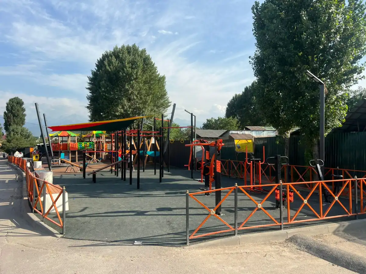 Алматының Алатау ауданында 31 қоғамдық кеңістік пен 16 аула жаңартылды