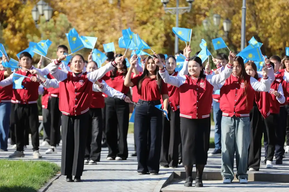 Түркістан жастары есірткіге қарсы флешмоб ұйымдастырды