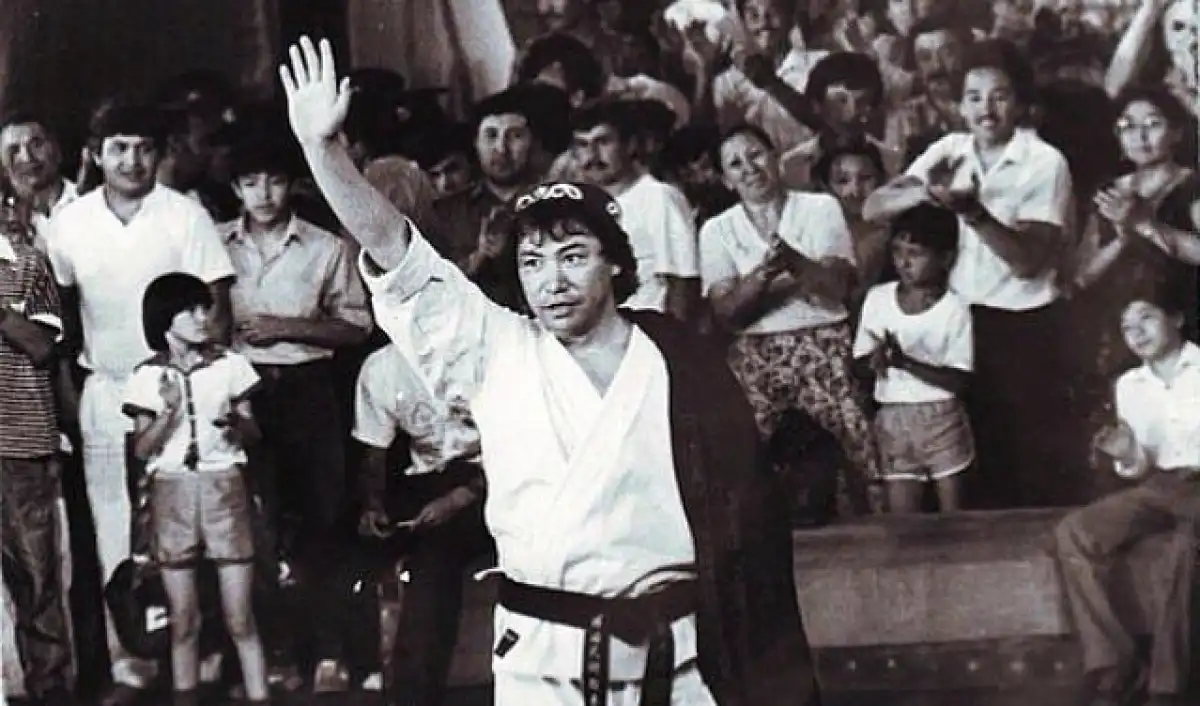 «Алақанына салушы еді»: Мұстафа Өзтүріктің қызметтесі сырымен бөлісті