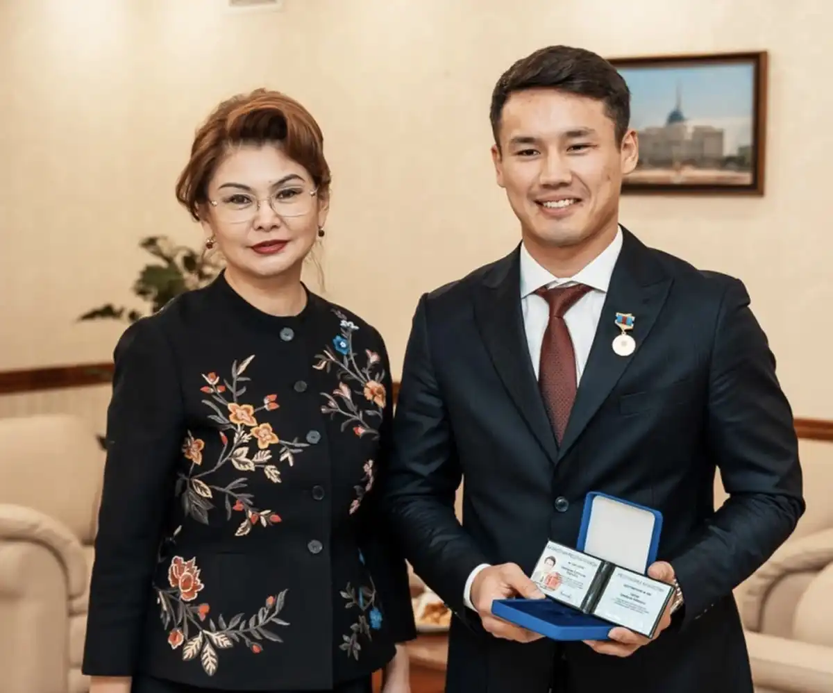 Еркебұлан Тоқтар «Қазақстанның еңбек сіңірген қайраткері» атанды