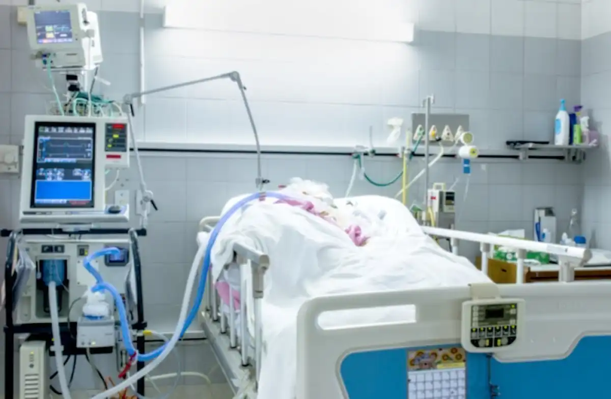 Дәрігер қателігінен: аппендицитпен ауырған бүлдіршін ауыр хәлде