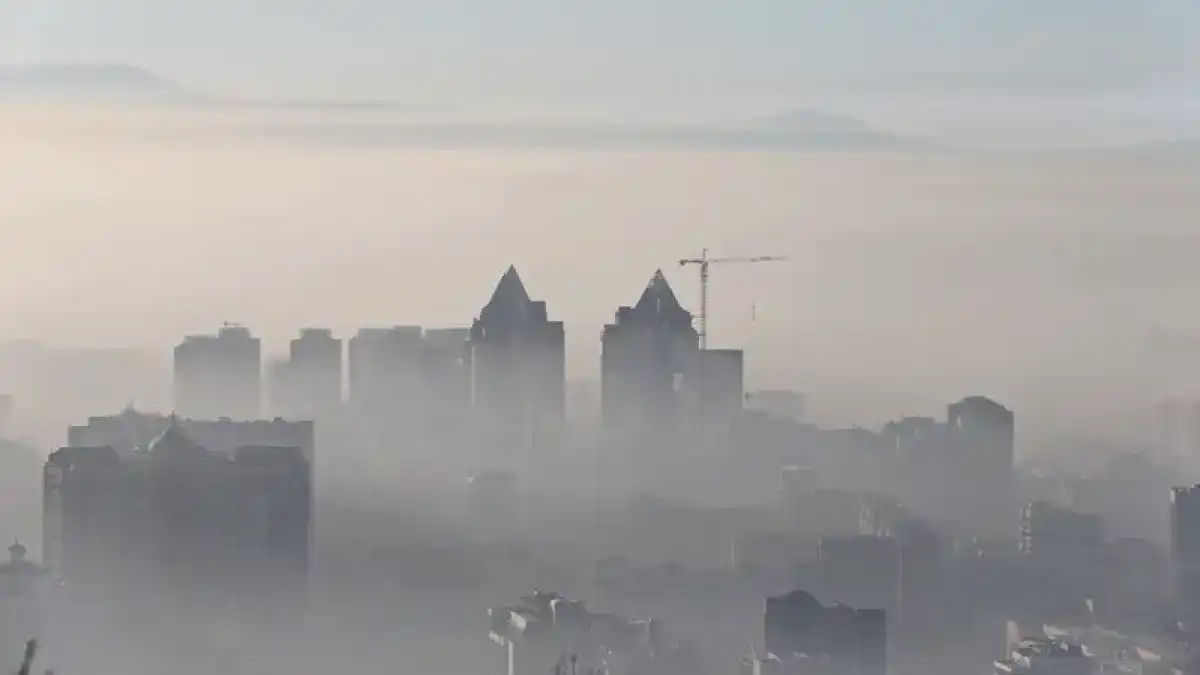 Қазақстан ауасы: жылына 2,2 млн тоннадан астам зиянды қалдық атмосфераға тарайды