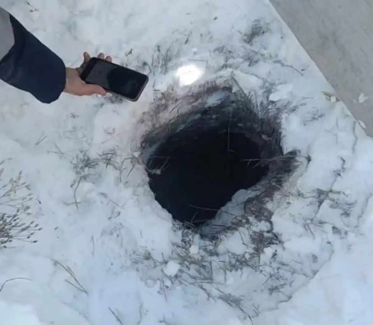 Қарағандыда −30°C аязда ашық құдыққа түсіп кеткен оқушы аман қалды