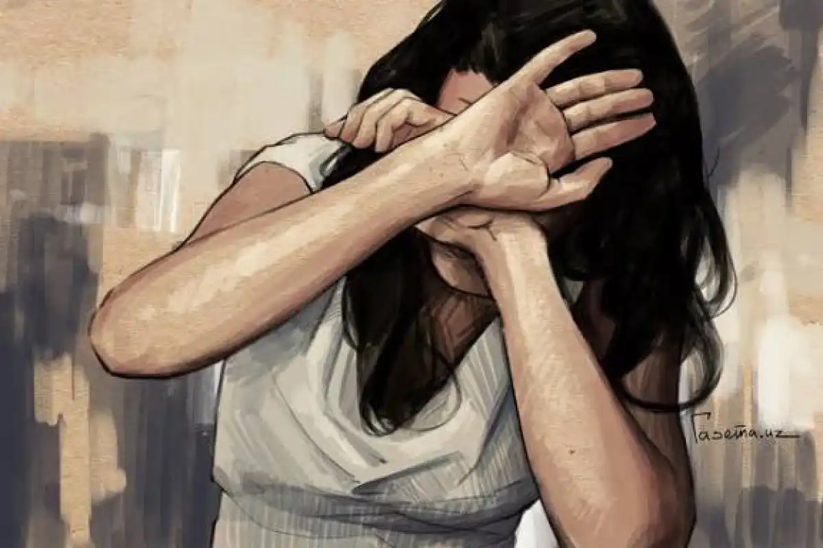 Қызды соққыға жығып, телефонын сындырған ер адам 80 мың теңге айыппұлмен құтылды