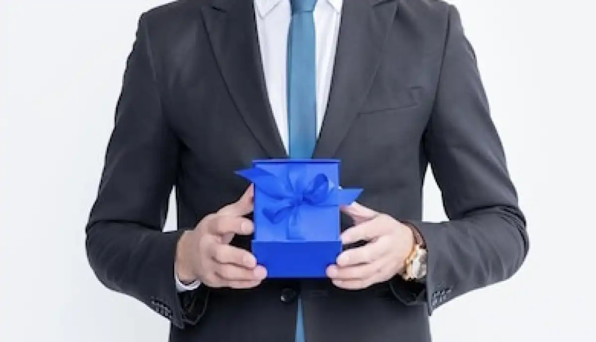 Мемлекеттік қызметкерлердің туған күніне де сыйақы берілетін болды