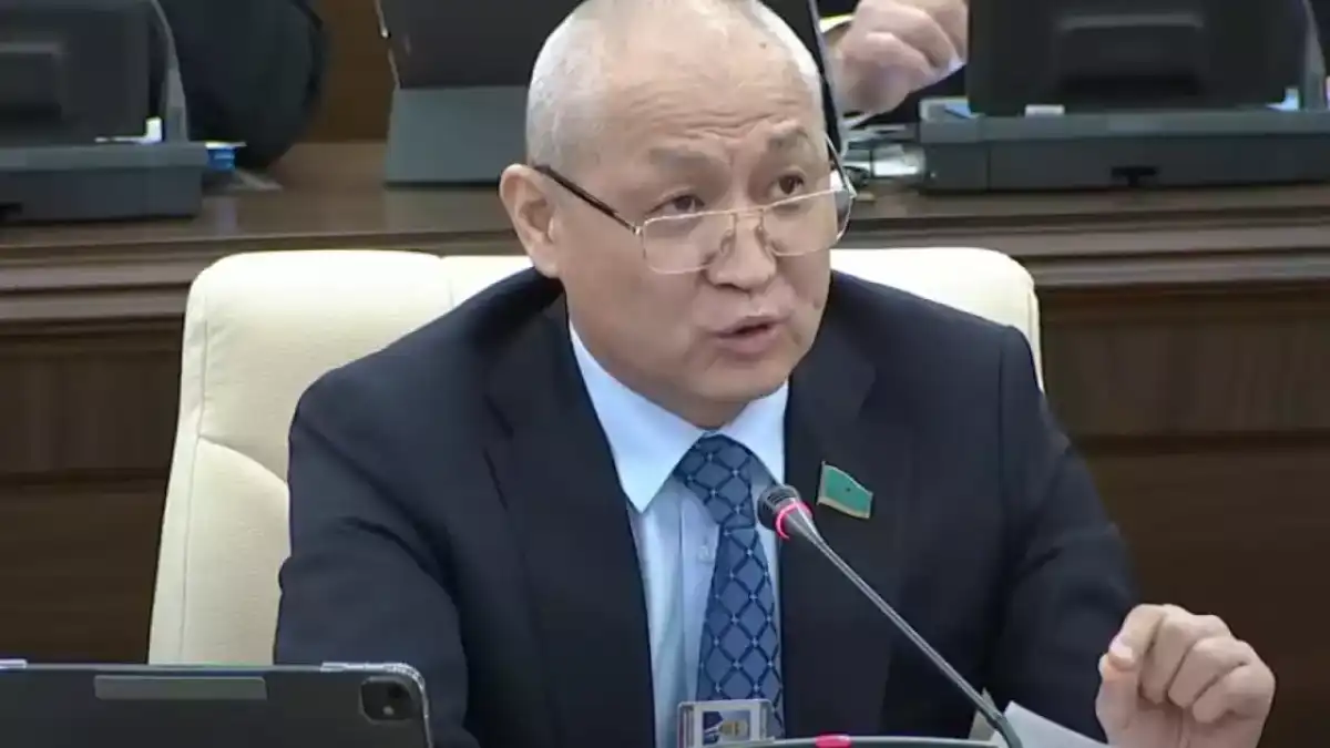 «Екілік алған оқушы сияқты»: депутат Жанбыршин Қытай инвесторын оңдырмай сынады