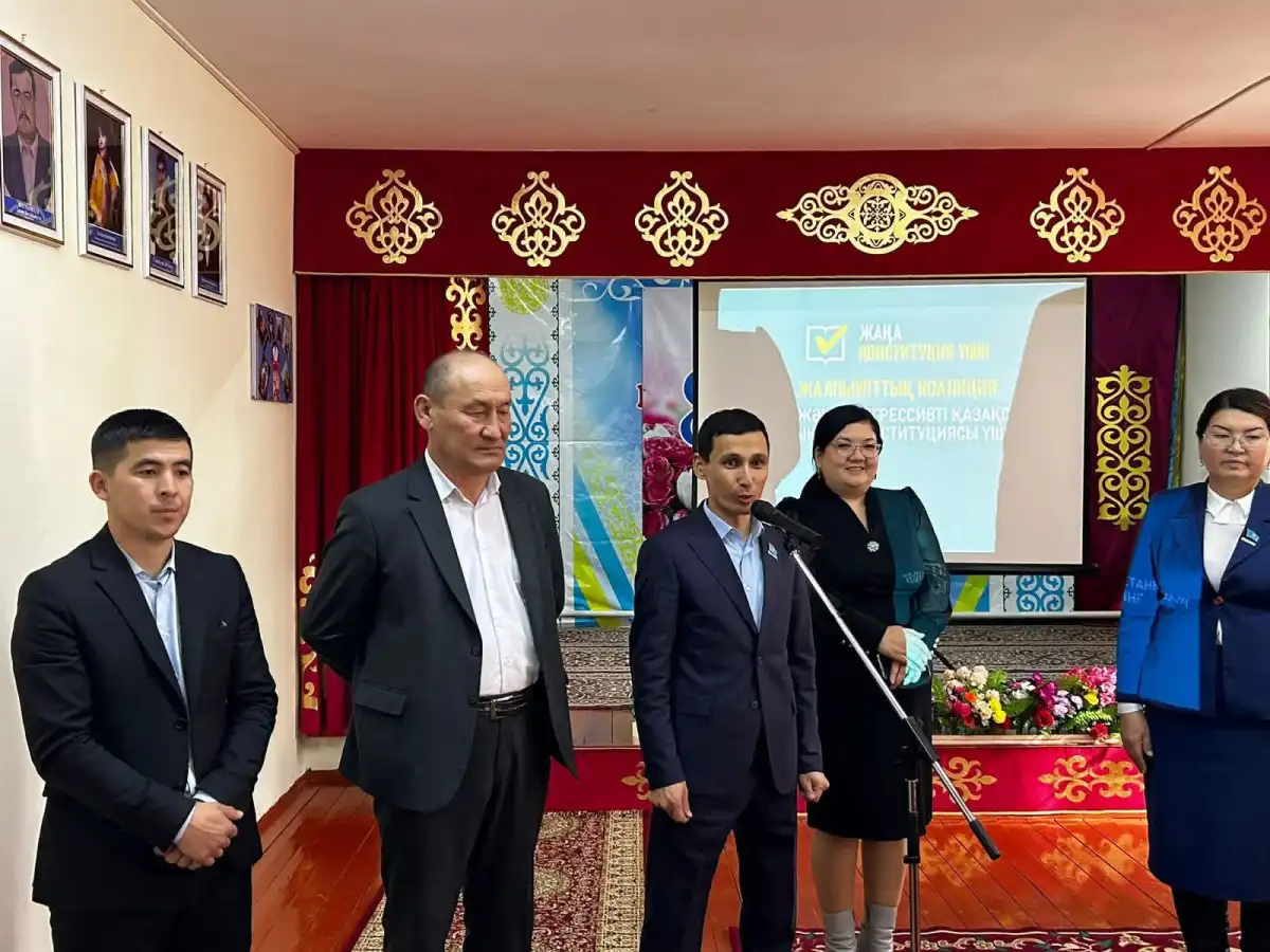 Жаңа Конституция: Коалициясының мүшелері Жетікөл ауылының тұрғындарымен кездесті