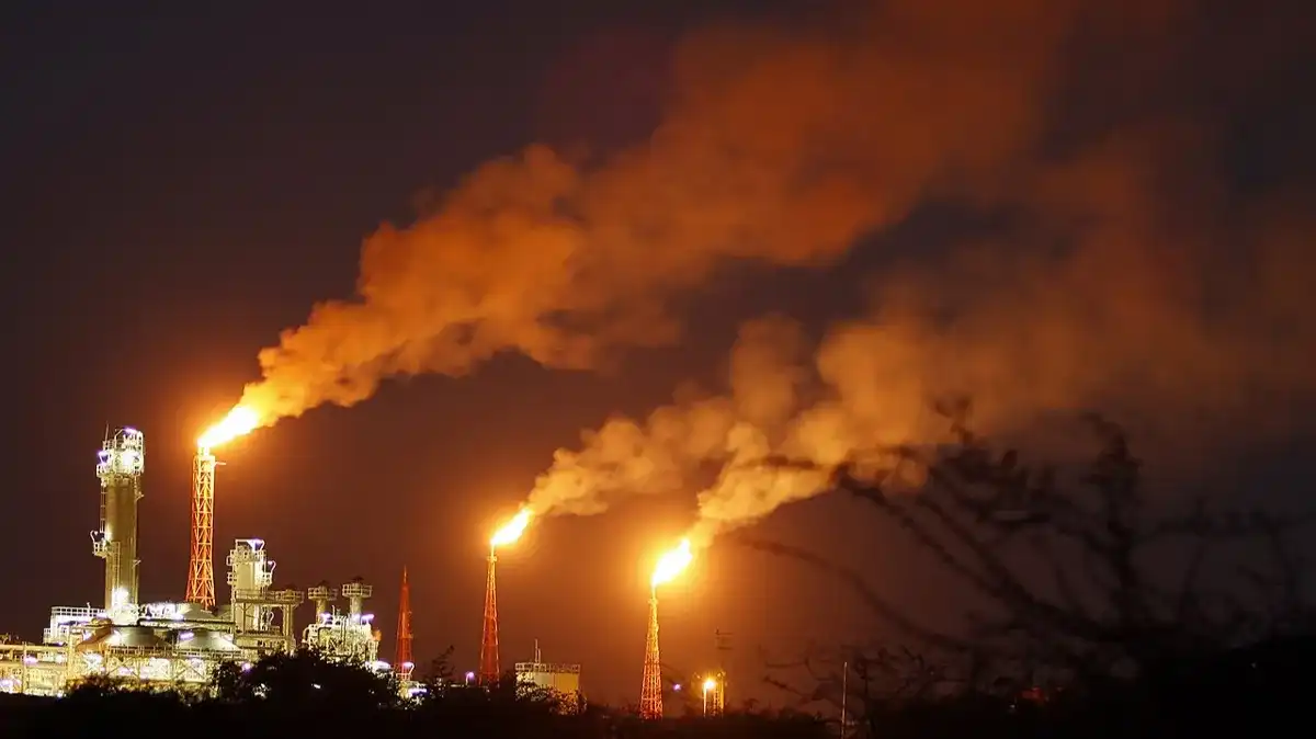 АҚШ Иран мұнайын экспорттайтын негізгі хабқа соққы берді