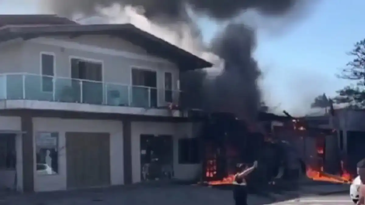 Бразилияда ұшақ мейрамхана үстіне құлап, адам шығыны тіркелді