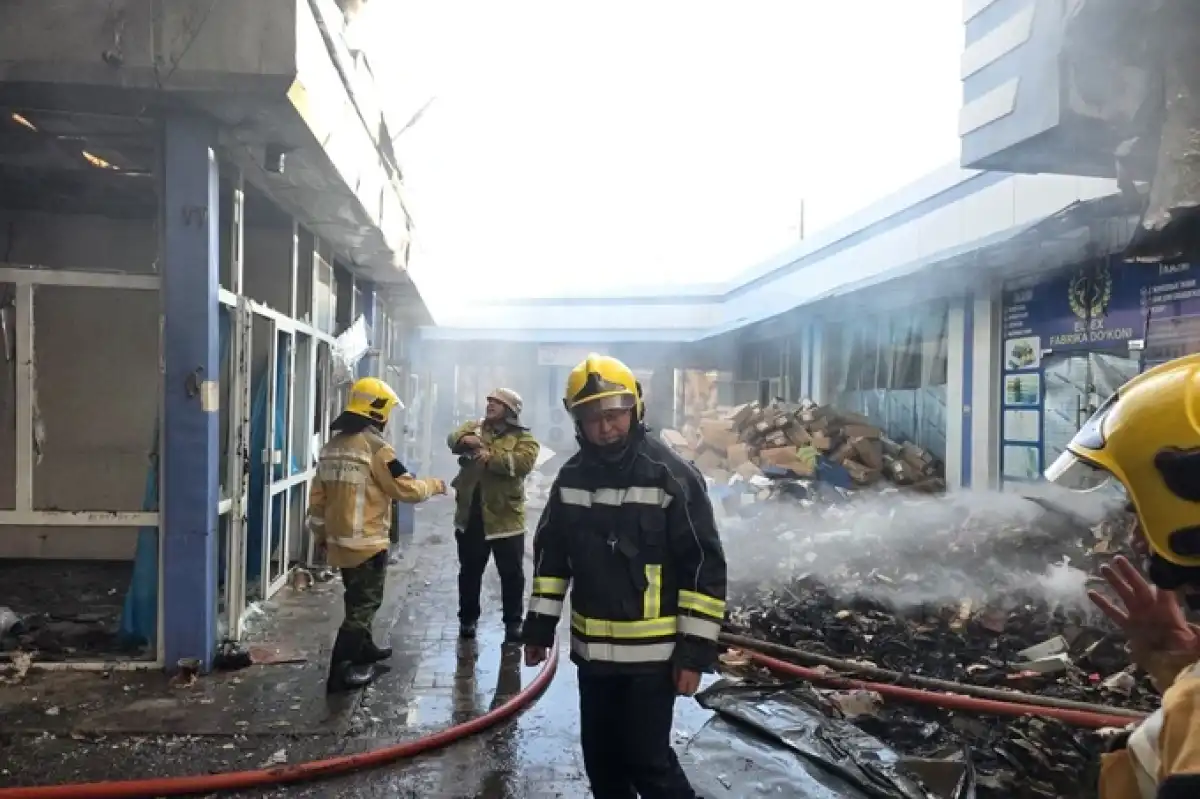 Ташкентте ірі базар өртке оранды