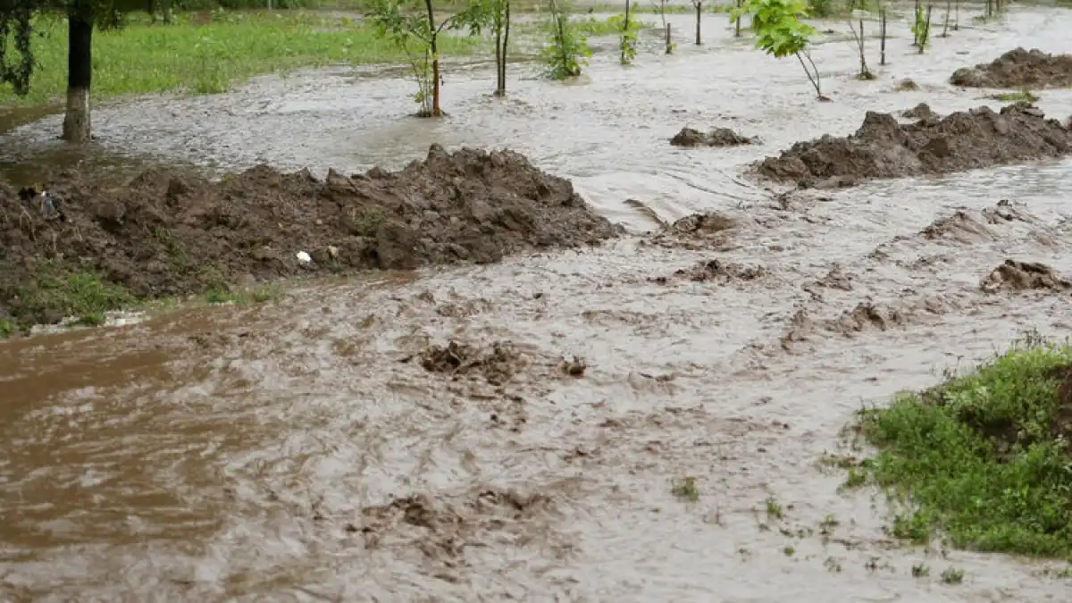 Қырғызстанда 12 мың үйді селден қорғау үшін 21 дамба салынады