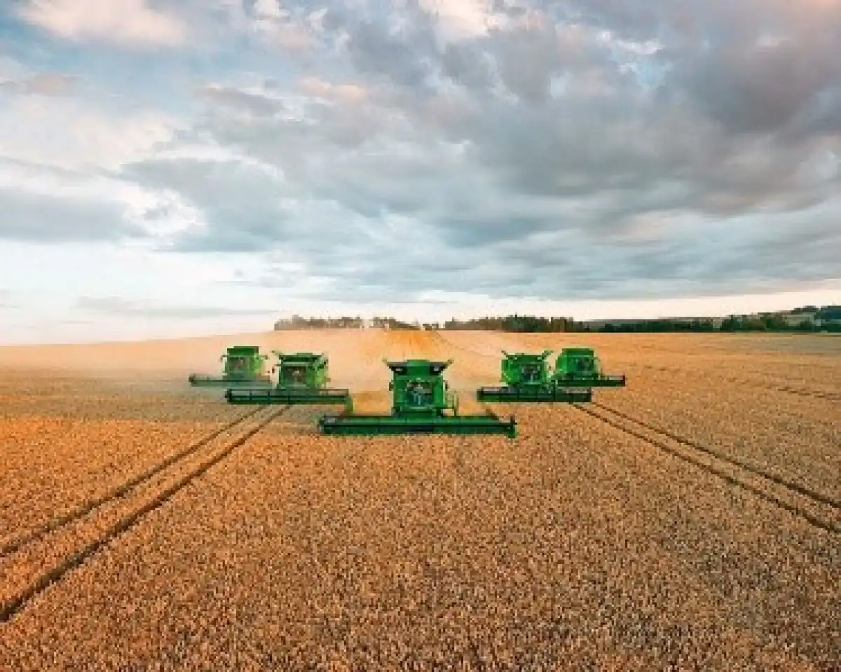 «ҚазАгроҚаржы» 2026 жылы агротехникаға 310 млрд теңге бөлмек