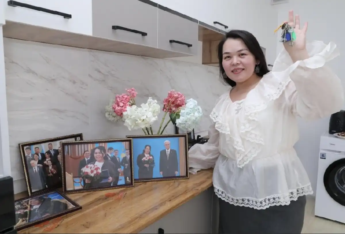 Жас ғалымдарға үлкен сый: пәтер кілттері табысталды