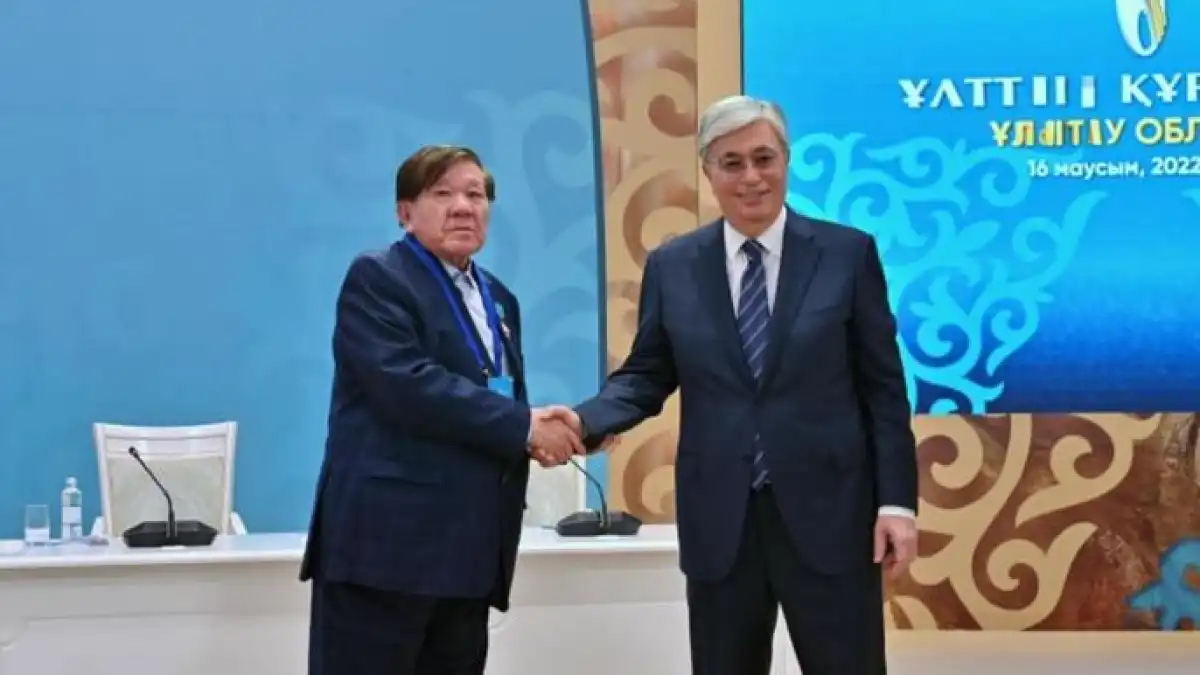 Президент Мұхтар Шахановтың қазасына болуына байланысты көңіл айтты