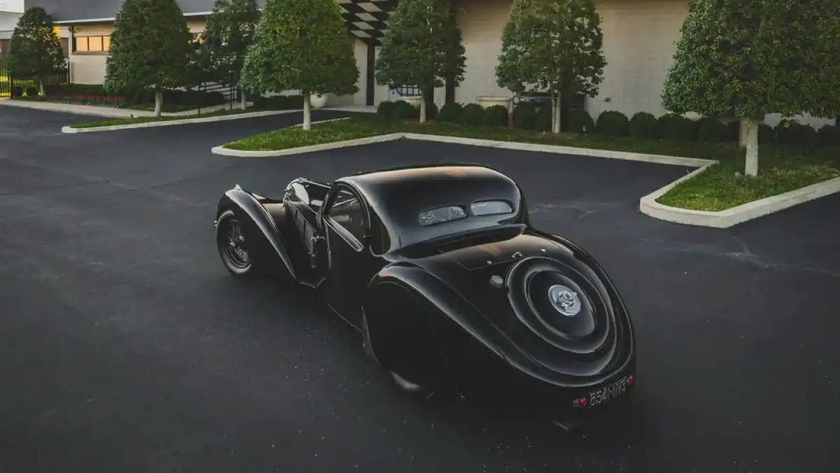 Соғысқа дейін шығарылған сирек кездесетін Bugatti көлігі 6 миллион долларға сатылмақ