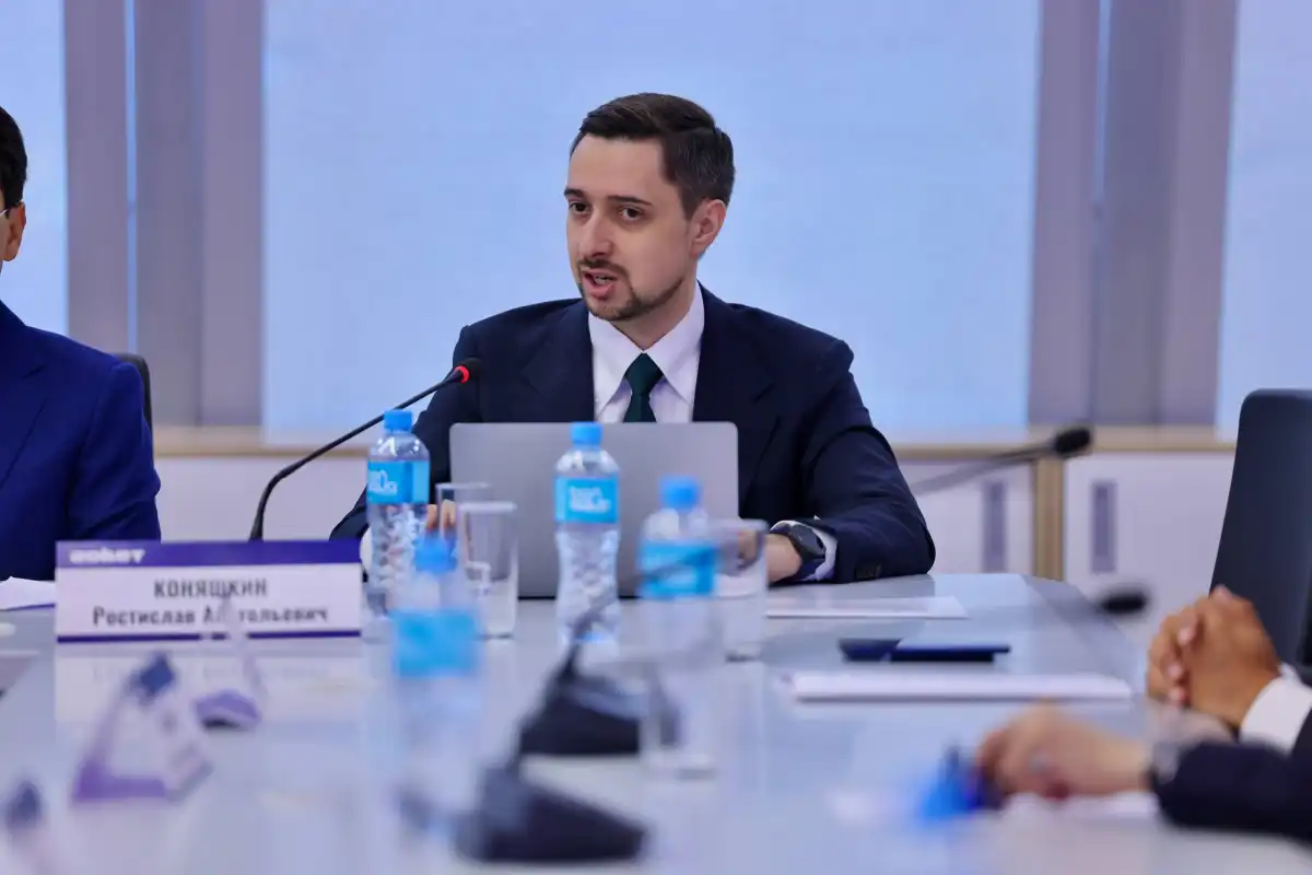 ЖИ және цифрлық экономика: «Әділет» партиясында стратегиялық сессия өтті