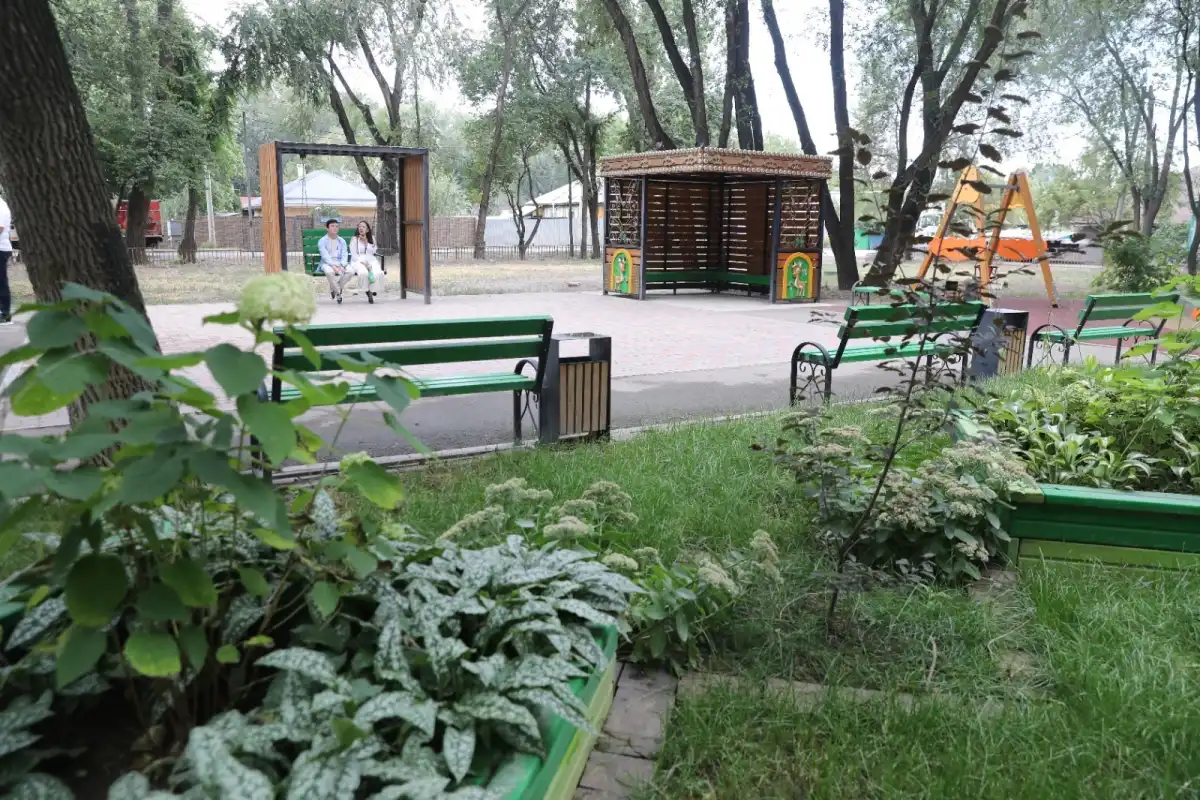 Алматыда ауқымды абаттандыру жұмыстары жүргізілуде